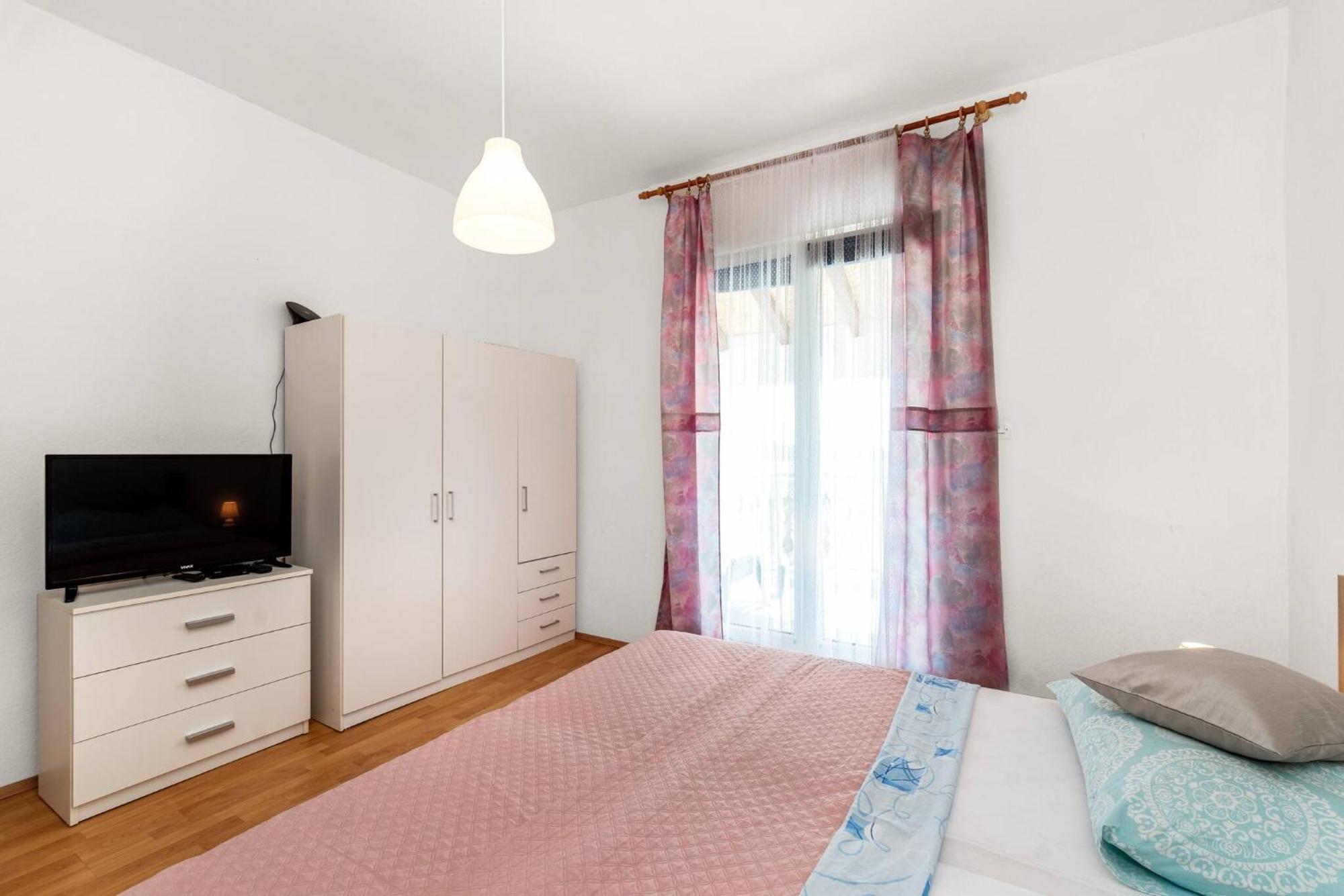 Apartment Lara Tribunj  Ngoại thất bức ảnh