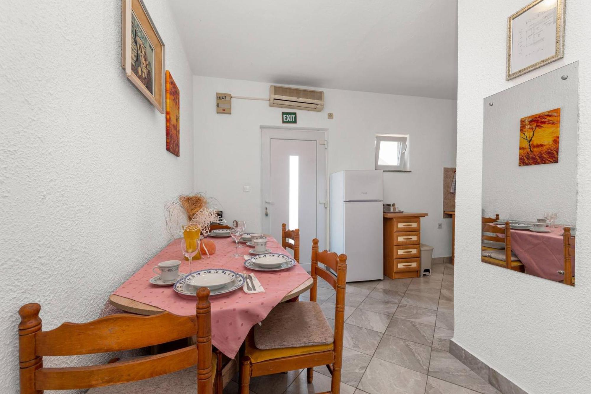 Apartment Lara Tribunj  Ngoại thất bức ảnh